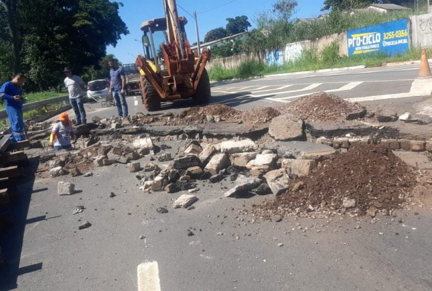 Marginal Botafogo em obra