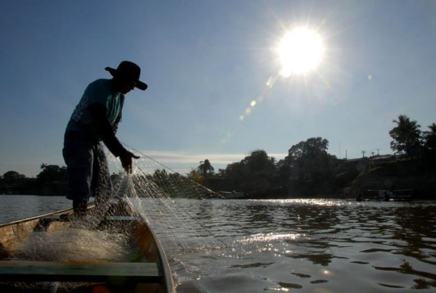 Fiscalização se intensificou na região do alto Araguaia em razão do aumento do fluxo de turistas. Semad lavrou 23 autos e aplicou R$ 63,5 mil em multas por pesca ilegal em Aruanã nas últimas duas semanas (Foto: Semad)