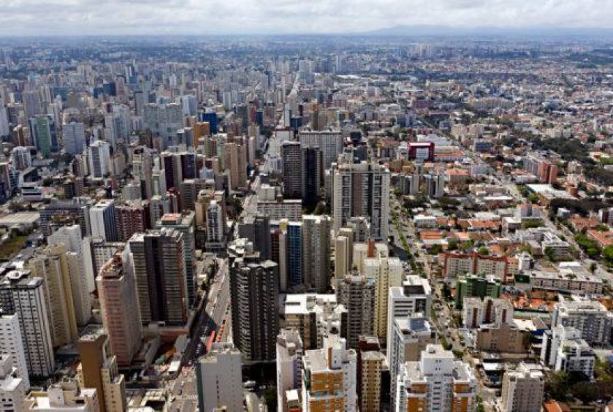 Fotos aéreas da cidade de Curitiba - Bairros Água Verde, Batel, Portão, Champagnat, Bigorrilho - Prédios - edificios - condominios - mordias - apartamentos - IPTU - Avenida República Argentina - Av. Sete de Setembro - Avenida Iguaçu - trânsito - Praça do Japão - Arena da Baixada - mobilidade urbana - planejamento urbano -