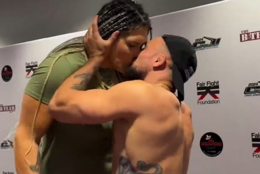 Craig Jones beijando Gabi Garcia antes do evento em Las Vegas. Foto: Reprodução