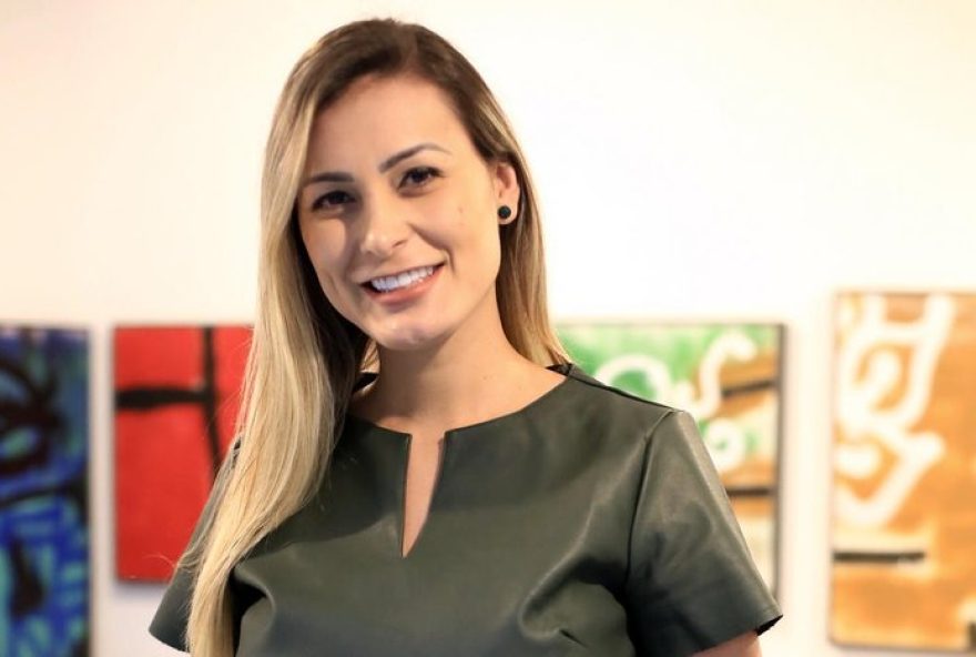 Internada, Andressa Urach é acusada de oferecer filho para sacrifício religioso