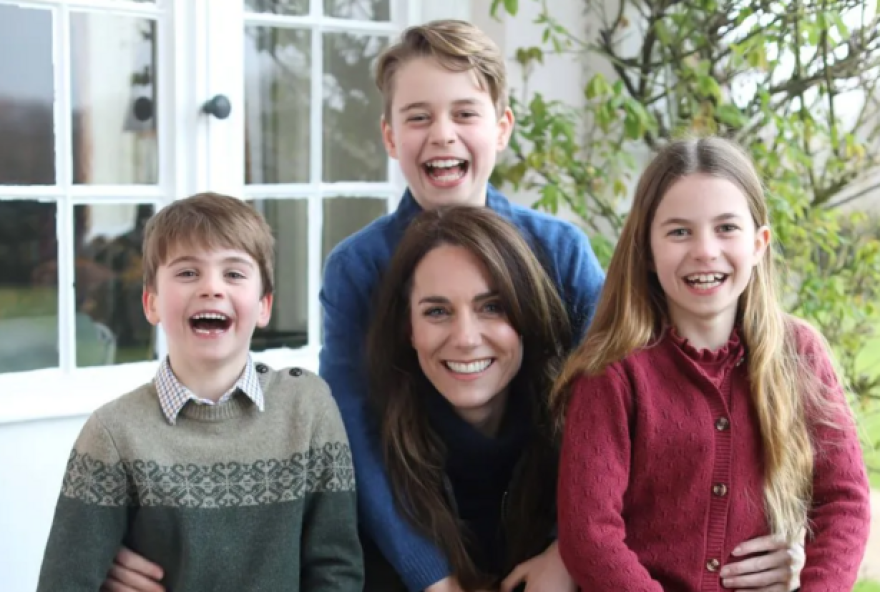 Kate Middleton reconhece manipulação e se desculpa por controvérsia em foto