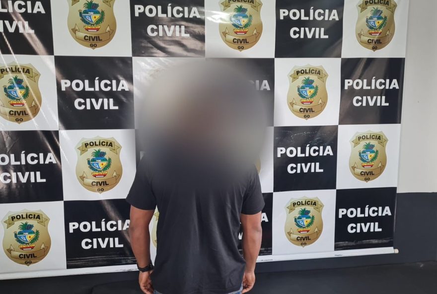 Homem é preso por arrastar cachorro amarrado em moto por ruas