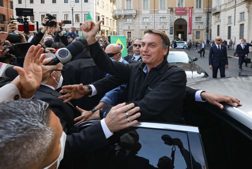 Italianos consideram revogar cidadania honorária de Jair Bolsonaro