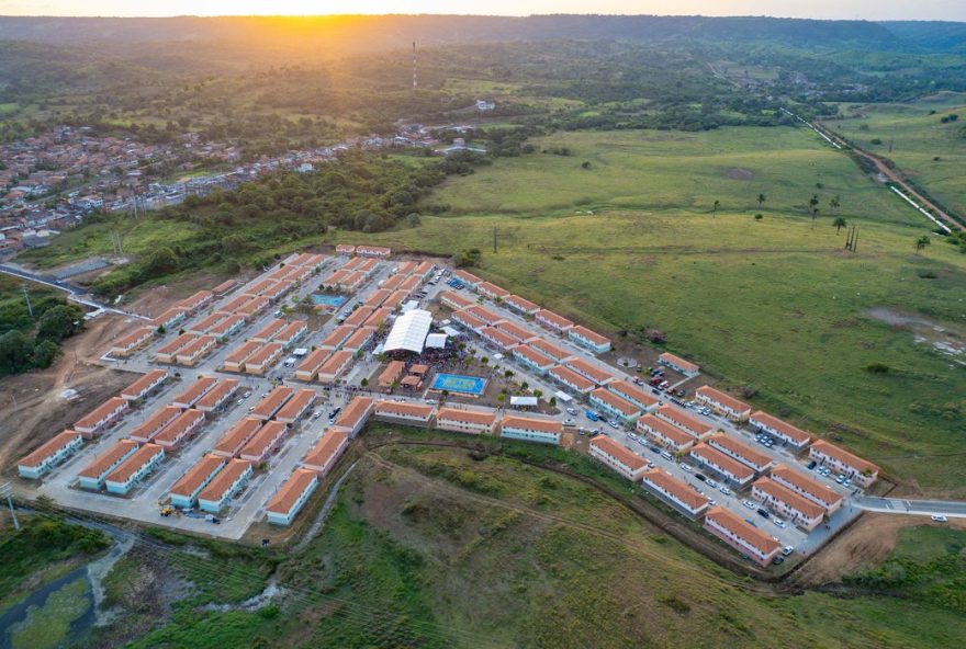 O projeto de lei aprovado pelo Congresso Nacional que retoma o programa habitacional Minha Casa, Minha Vida
(Foto: Agência Brasil)