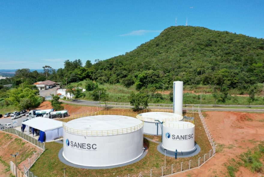 Com onda de calor, moradores de Senador Canedo reclamam da falta de água