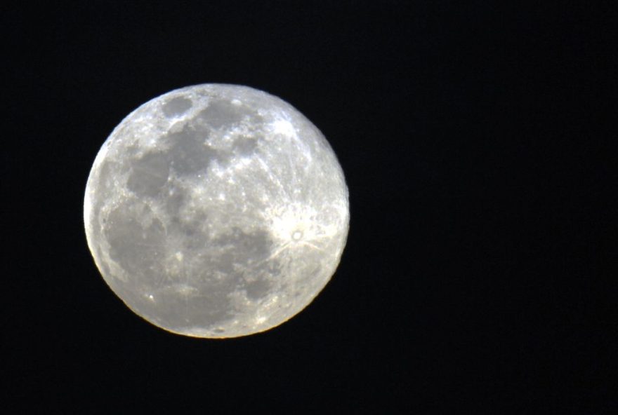 Super Lua é um dos fenômenos que acontecem durante o mês de julho (Foto: Marcello Casal Jr / Agência Brasil)