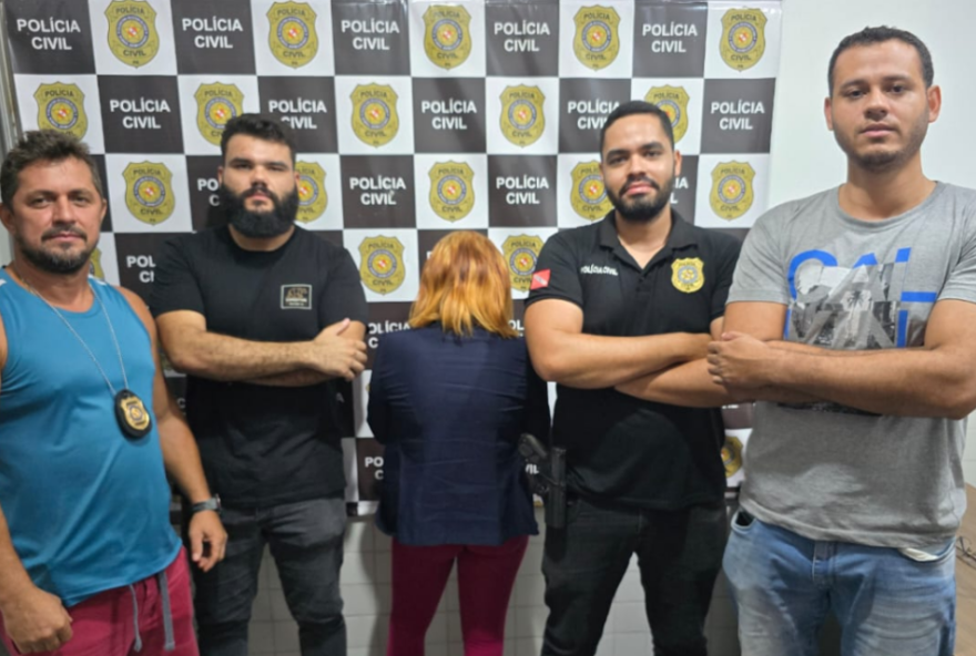 Mulher estava no interior do Pará e se passava como uma cantora gospel para despistar a polícia. (Foto: Divulgação/PCGO)