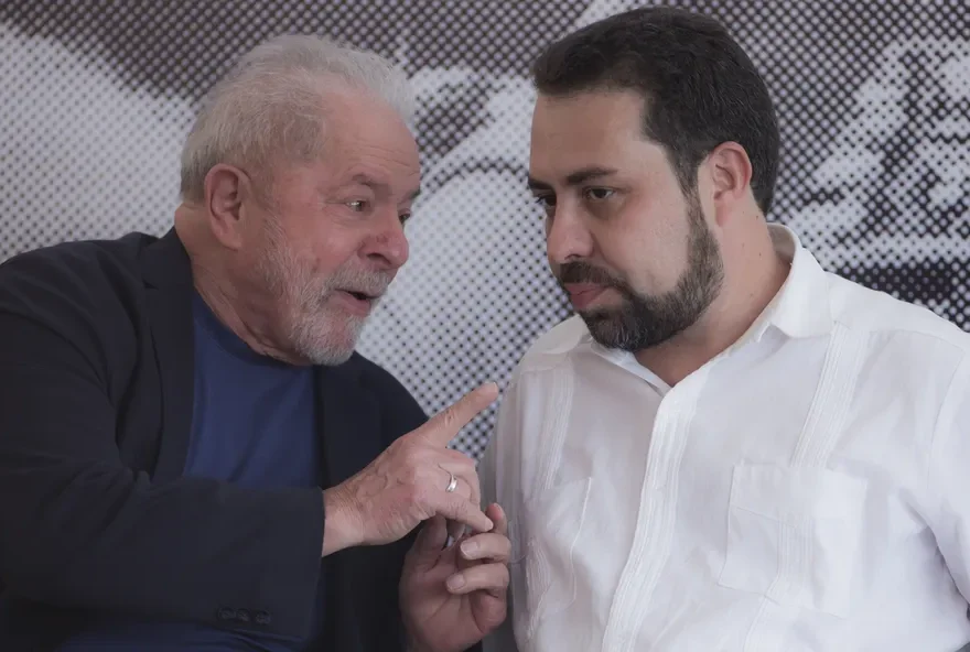 98289709-brasil-santo-andre-sp-25-03-2022-lula-acompanhado-por-guilherme-boulos-e-fernand