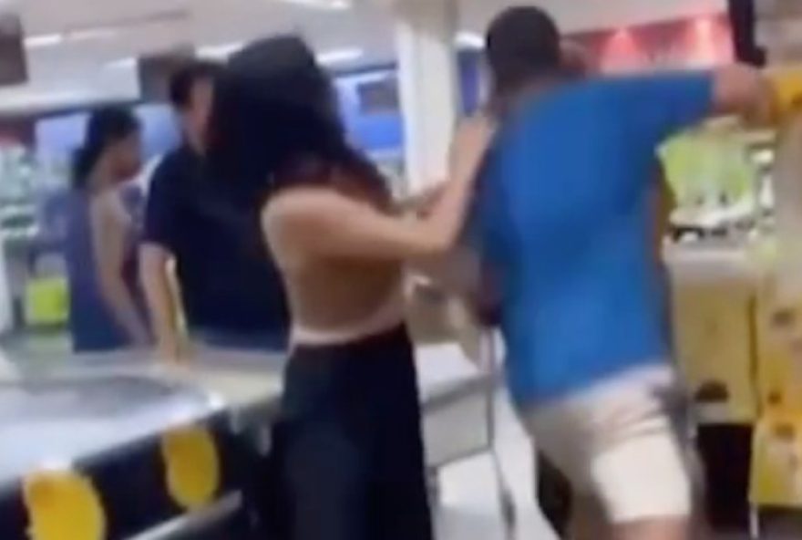 Reprodução
Homem e a esposa agrediram a mulher