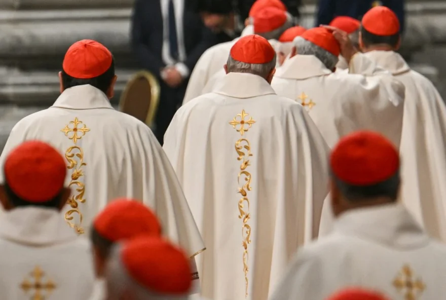 AFP__20250504__44F839J__v1__HighRes__VaticanReligionPopeMass-1140x815