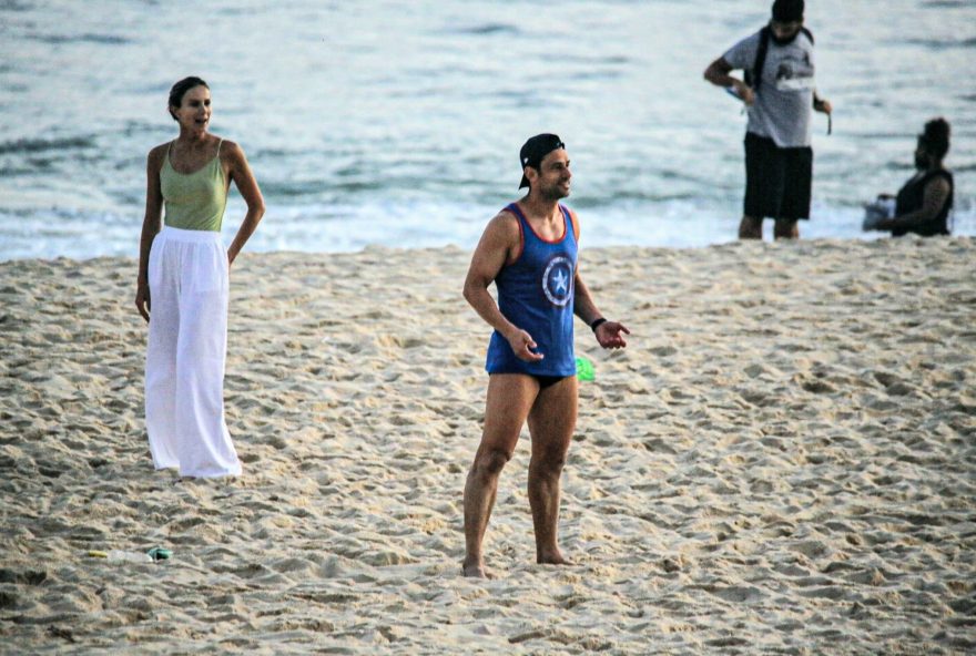 AGN_2206313 -  -  Rio de Janeiro, BRASIL  -  *EXCLUSIVO*  - Jogador Fred curte praia no fim da tarde com os filhos e a mulher em Ipanema - Fotos Daniel Delmiro

Pictured: Jogador FRED

AgNews 3 SETEMBRO 2021 

BYLINE MUST READ: Daniel Delmiro / AgNews

Xico Silva
telefone: (21) 98240-2501
email: agnews.fotografia@gmail.com

Xico Silva
telefone: (21) 98240-2501
email: agnews.fotografia@gmail.com