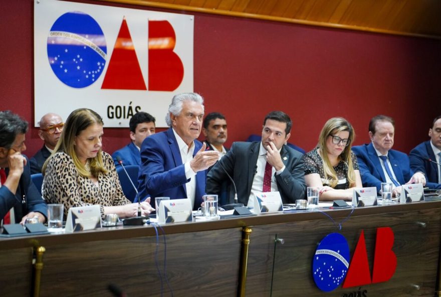 Governador Ronaldo Caiado discute impactos da Reforma Tibutária na economia 
(Foto: Júnior Guimarães)