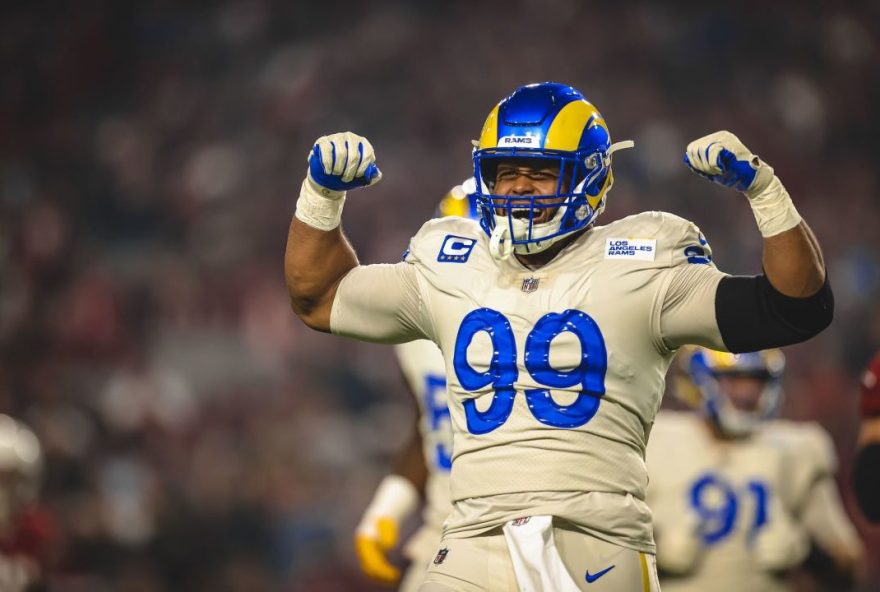 Aaron Donald, dos Rams, na vitória pela NFL