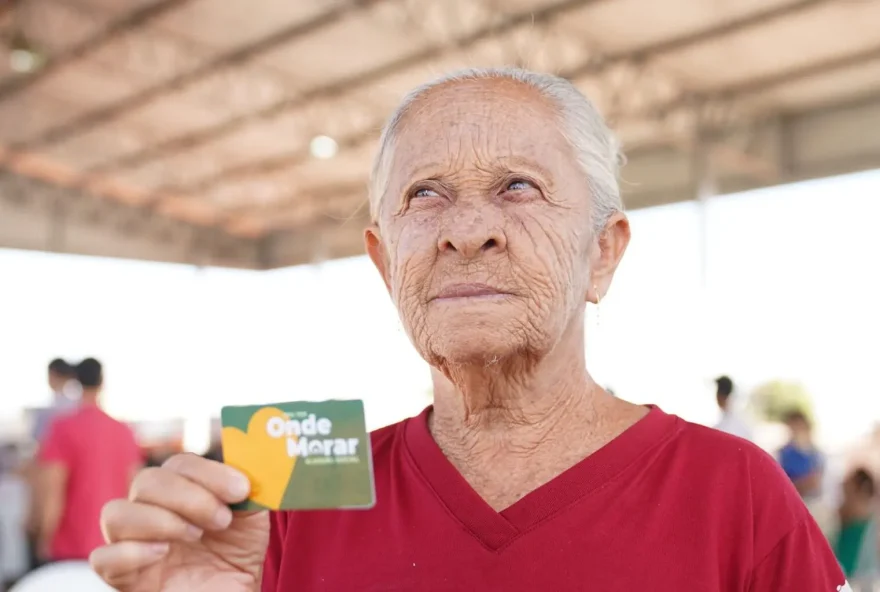 Desde 2021, quando teve início o programa Aluguel Social, já foram entregues quase 60 mil cartões, distribuídos em 99 municípios (Foto: Agehab)