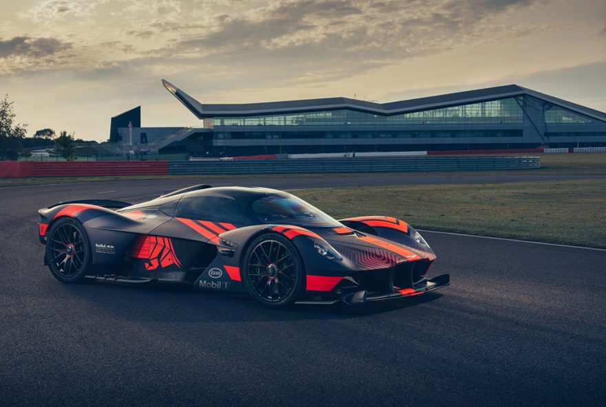 Aston_Martin_Valkyrie_Red_Bull_Racing_568338_1920x1080