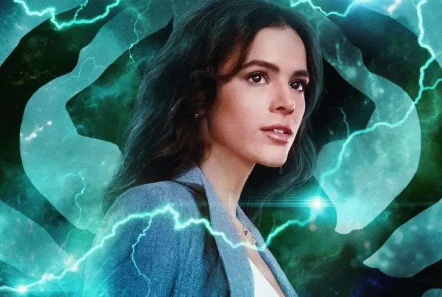 Bruna Marquezine ganha cartaz oficial para o filme ‘’Besouro Azul’’