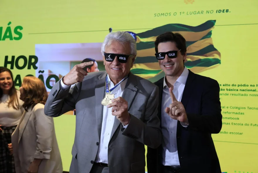 Governador Ronaldo Caiado durante anúncio dos resultados do Ideb 2023: “A rede estadual de educação trabalhou o tempo todo, com pique de chegar ao pódio e ganhamos a medalha de ouro” (Foto: Rômullo Carvalho e Walter Folador)