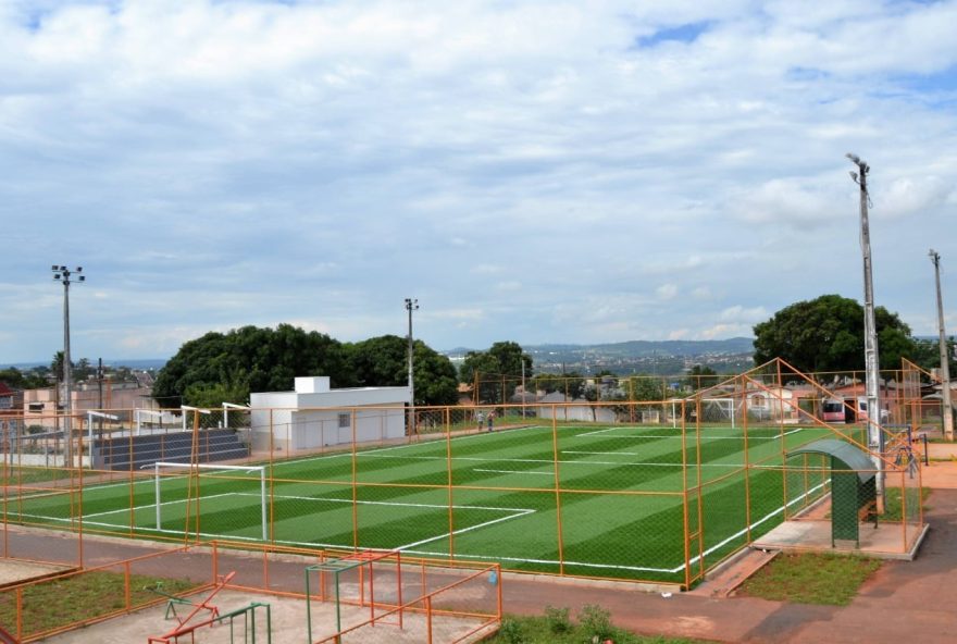 Campo society sintético público em Goiânia