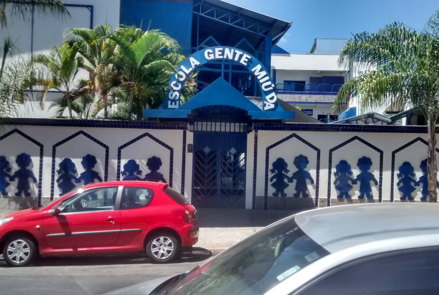 Mão do aluno contou que ele é autista e tem comportamento ''díficil de lidar''. (Foto: Captura/Google Maps)