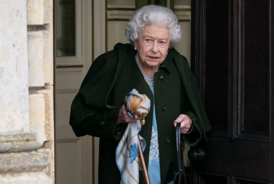 O comunicado sobre a saúde da rainha foi feito pelo Palácio de Buckingham. (Foto: Reprodução/Getty Images)