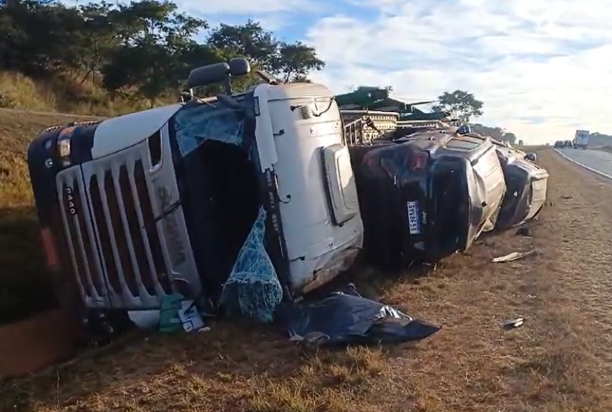 Veículos saiu do município de Betim (MG) para Goiânia, onde 11 carros seriam entregues para distribuição. (Foto: Reprodução)