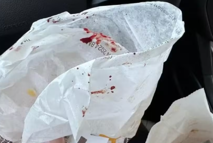 Surpresa ocorreu após filha da norte-americana reclamar que não queria ketchup no sanduíche que havia pedido. (Foto: Reprodução)