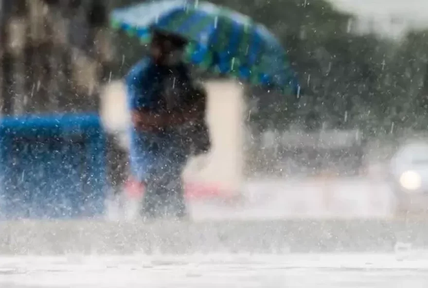 Tempestades em Goiânia devem seguir até segunda-feira, 5