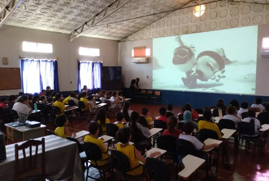 Projeto da Secult leva entretenimento cultural, por meio do cinema, ao interior de Goiás (Foto: Secult)