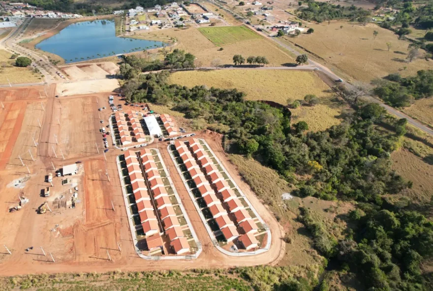 Canteiro de obras de casas a custo zero: mais 661 unidades estão com inscrições abertas para famílias candidatas (Foto: Octacílio Queiroz)