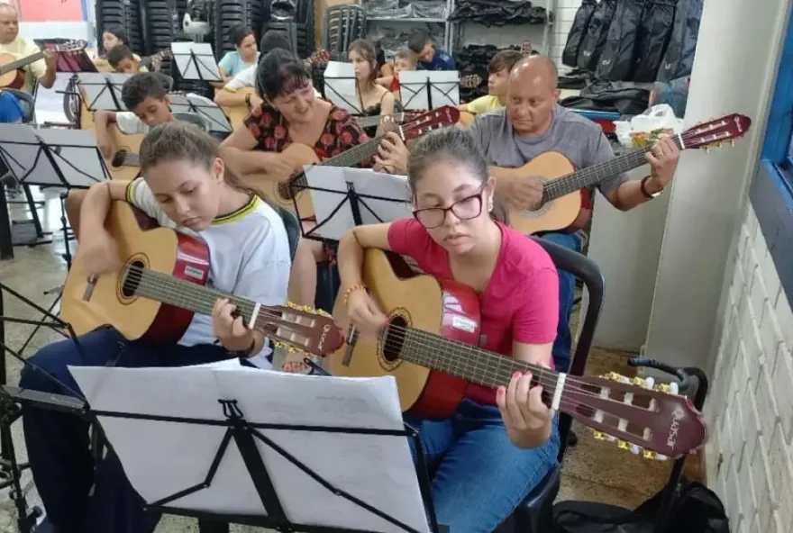 Vagas são para cursos de música e teatro em Goiânia e mais oito cidades (Foto: Divulgação)