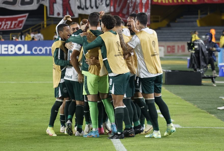 Atlético-GO empata pela Série B, Goiás vence pela Sul-Americana