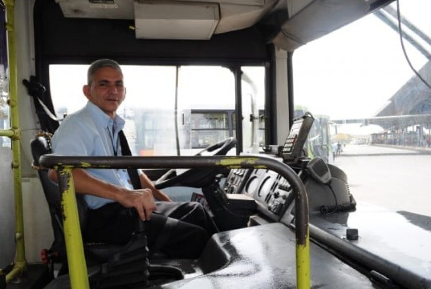 Empresa oferece curso de condutor de veículos de transporte coletivo de passageiros para interessados em ser motorista de ônibus.(Foto: Blog RMTC Goiânia)