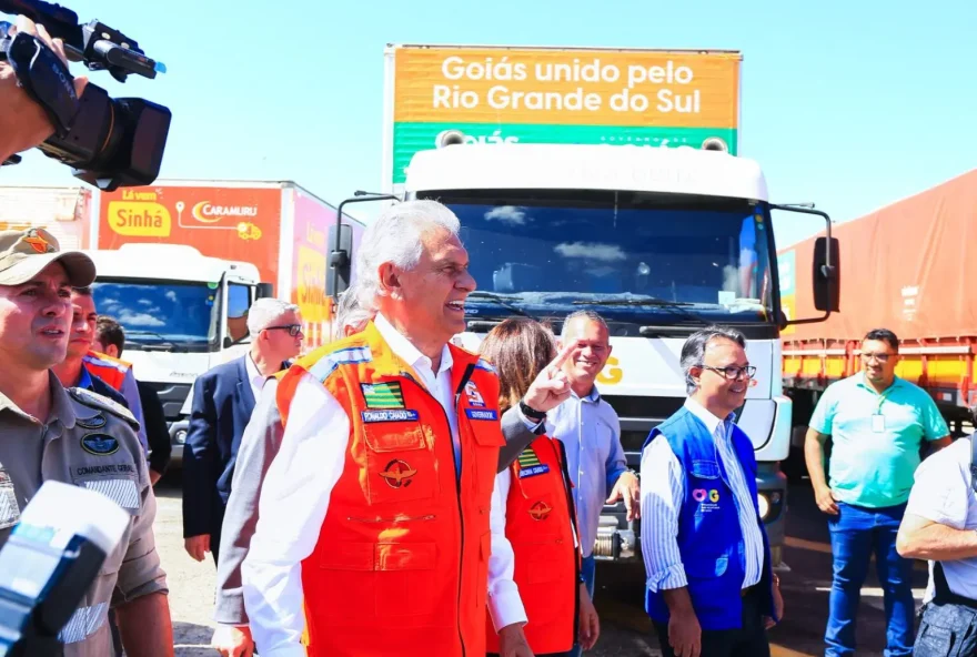 Solidariedade dos goianos abastece 16 carretas com suprimentos para a população do Rio Grande do Sul (Foto: Hegon Correa e Wesley Costa)