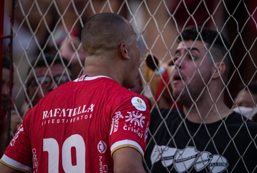 Torcida do Vila Nova abre vaquinha e quer arrecadar R$ 2 milhões para jogadores