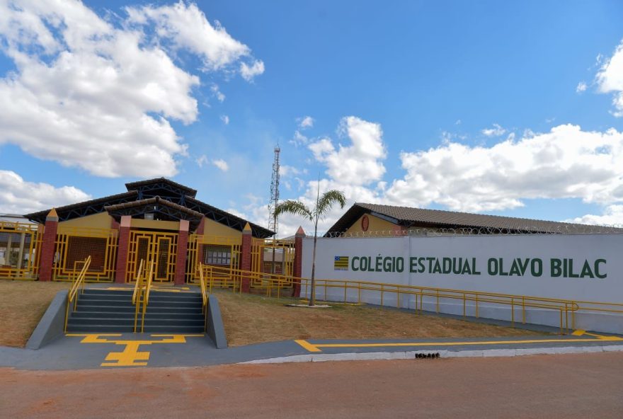 Caiado inaugura Escola Padrão Século XXI em Águas Lindas