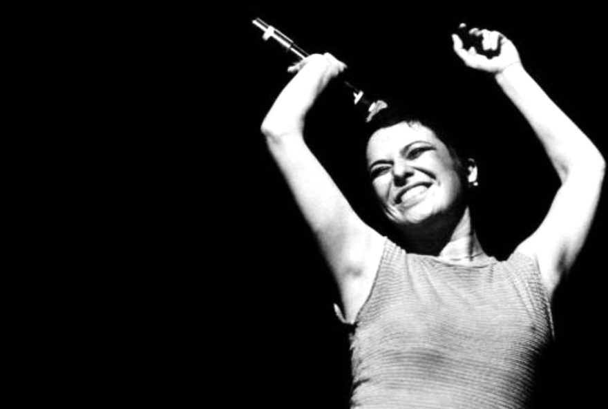 Foto: https://blog.estantevirtual.com.br/wp-content/uploads/Elis-Regina.jpg