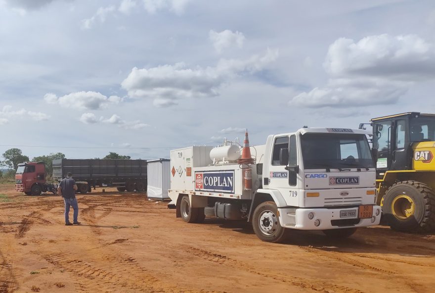 Engenheiro do Bureau Veritas avalia o andamento das obras na GO-461[1]
