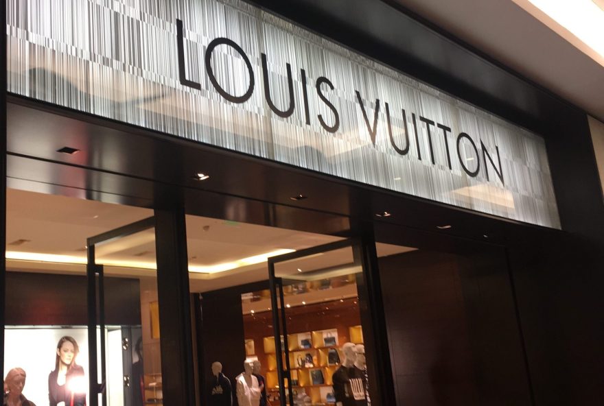 Entrada-da-Louis-Vuitton-e1563803653880