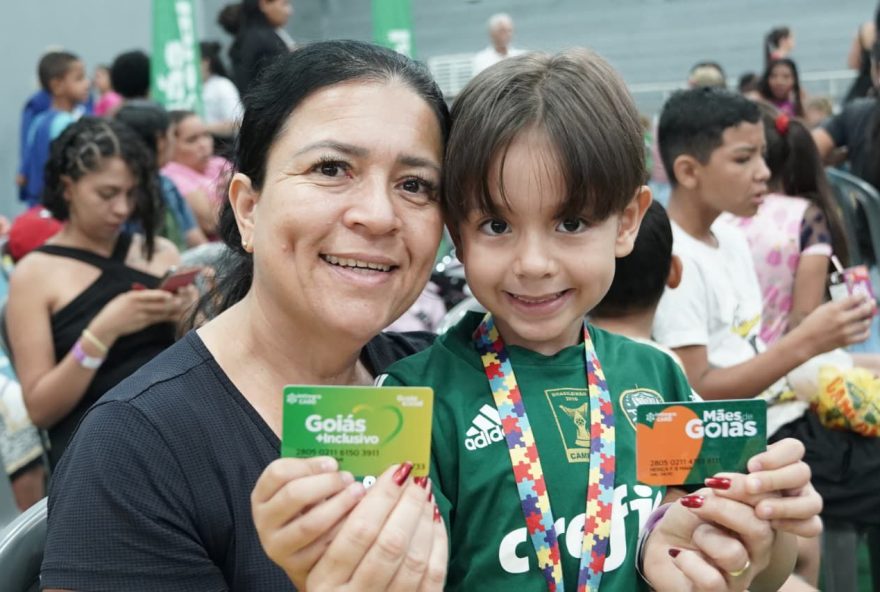 Entrega-de-cartoes-do-Goias-Social-em-Senador-Canedo_Foto-Wagnas-Cabral Entrega-de-cartoes-do-Goias-Social-em-Senador-Canedo_Foto-Wagnas-Cabral