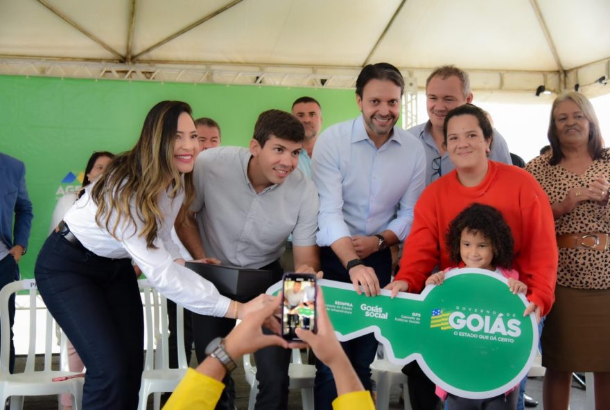 Famílias de São João D’Aliança recebem do Governo de Goiás casas a custo zero (Foto: Romullo Carvalho)