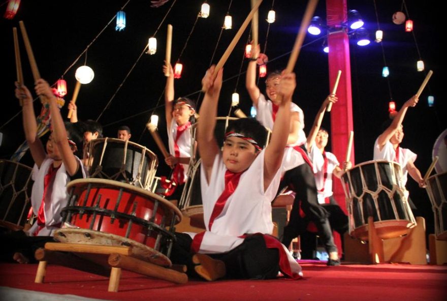 Apresentação de Taiko: é realizado anualmente para divulgar a cultura e fortalecer os laços Brasil-Japão (Foto: Divulgação)