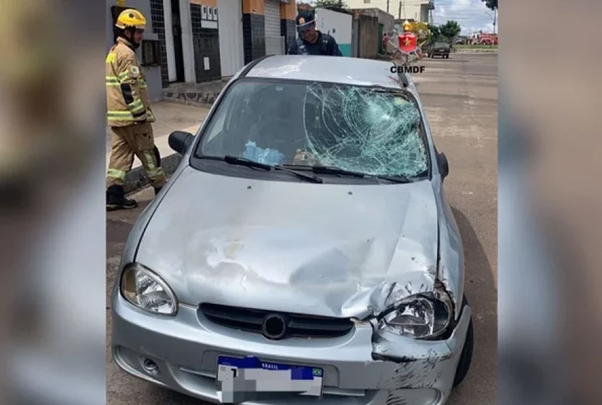 Carro envolvido no acidente que matou ciclista no DF (Foto: Reprodução / Bombeiros DF)