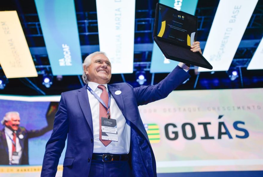 Em Brasília, governador Ronaldo Caiado recebe premiação em reconhecimento aos avanços do Estado (Foto: Reprodução/ Lucas Diener)