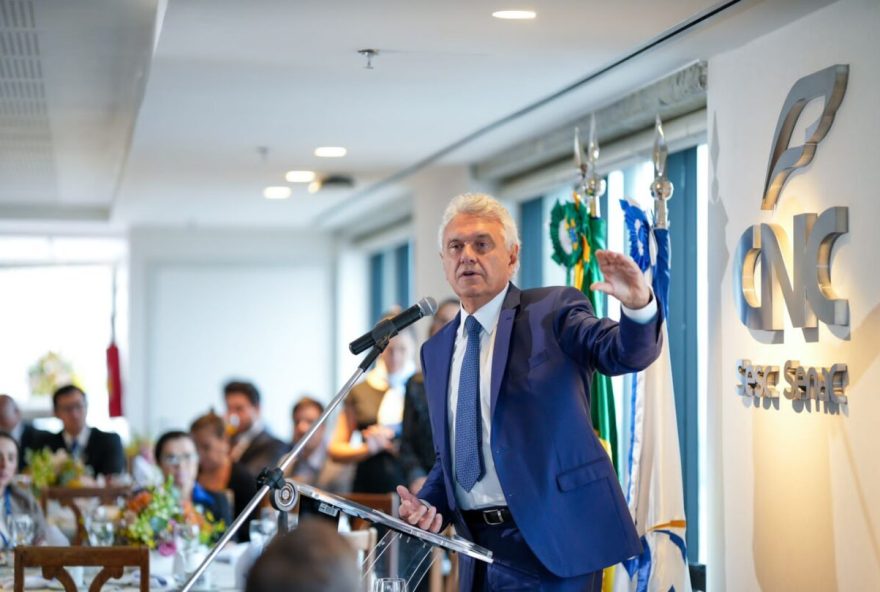 Governador Ronaldo Caiado recebe apoio de empresários para mudanças no texto da reforma tributária, em tramitação no Senado (Foto: Júnior Guimarães)