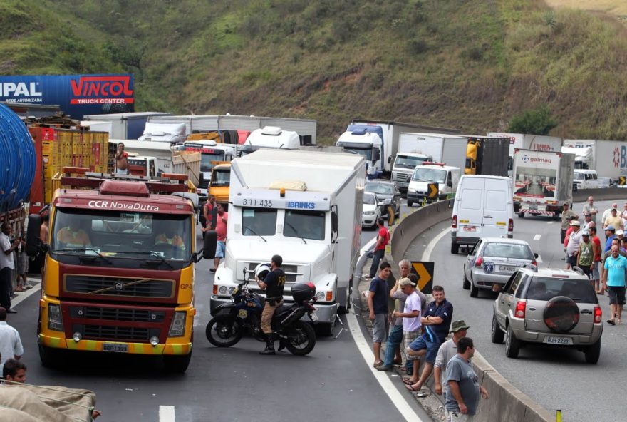 Greve-de-caminhoneiros-em-2018-parou-o-Brasil