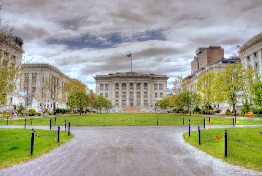 Reitor da Escola de Medicina da Universidade de Harvard, disse estar 