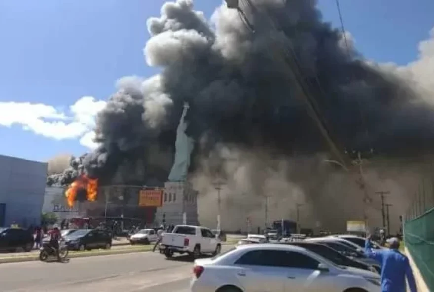 Loja da Havan na Bahia é atingida por incêndio de grandes proporções