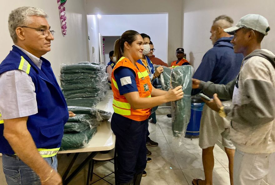 Goiânia promove abordagem social durante madrugada para amenizar frio