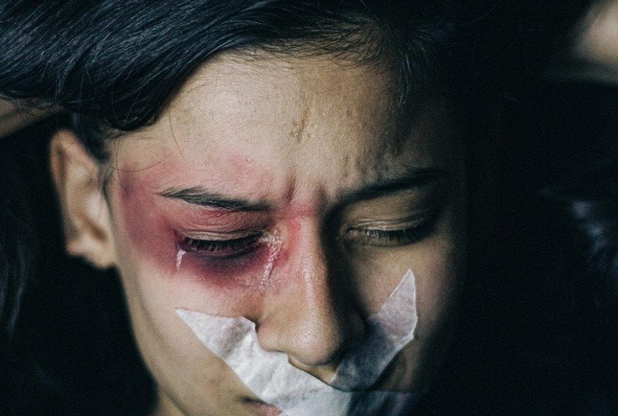 Atlas da Violência 2020: mortes de mulheres negras aumentou 12,4% e a cada 7,2 segundos uma mulher é vítima de agressão física no país.